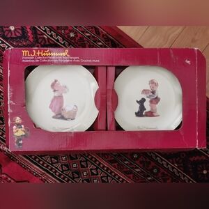 M.J Hummel 2 Decorative Collectors plate set "Wash Day"